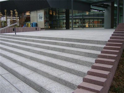 Straatstenen trappen