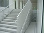 Enorme stenen trappen voor tuinpaden